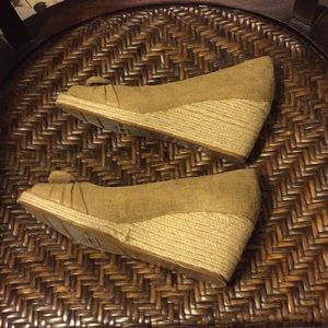 bandolino wedge shoes
